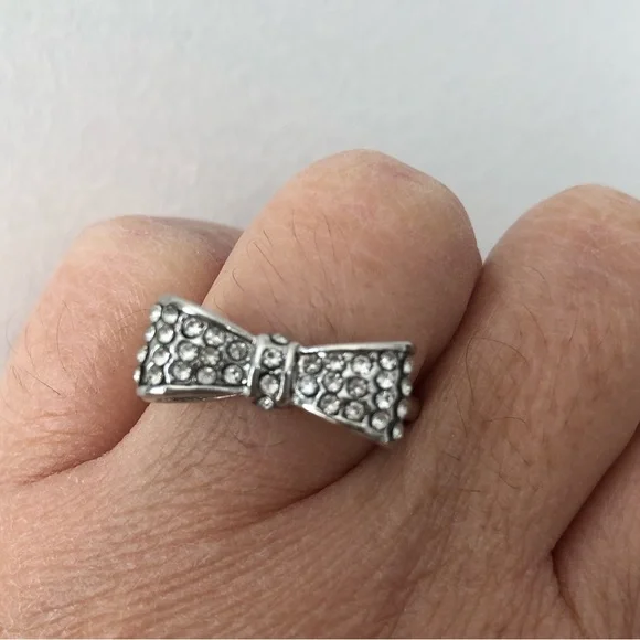 LAST ONE‼️ Silver Rhinestones Bow Diamond Ring - Picture 4 of 9